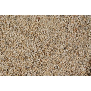 Beiger Rasensand (Quarzsand), Körnung 0,06-2 mm, ideal für Rasenpflege.