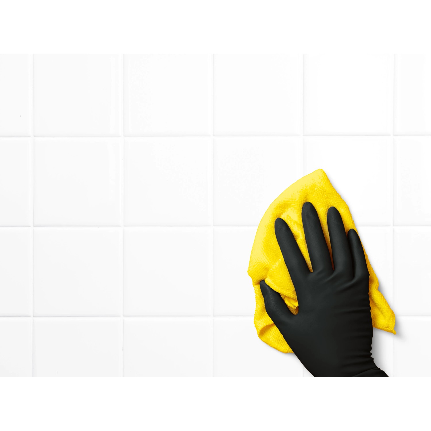 Hand mit schwarzem Einmalhandschuh reinigt weiße Fliesen mit gelbem Tuch. Latexfrei, Größe S.