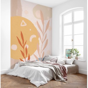 Komar Vlies Fototapete Bohemia Scandi im Schlafzimmer mit abstrakten Formen und Pflanzenmotiven.