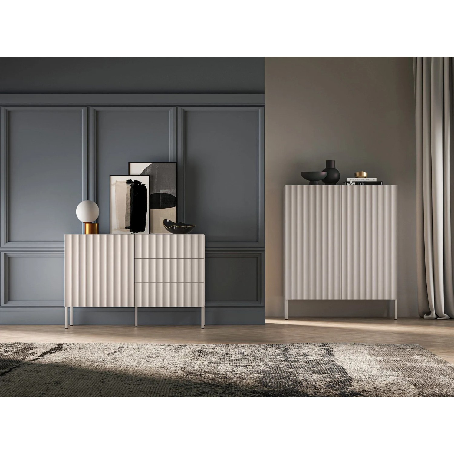 Modernes Selsey Sideboard Derriva 113 cm in Kaschmir mit gerillten Fronten, 3 Schubladen und Fächern. Elegante Kommode.