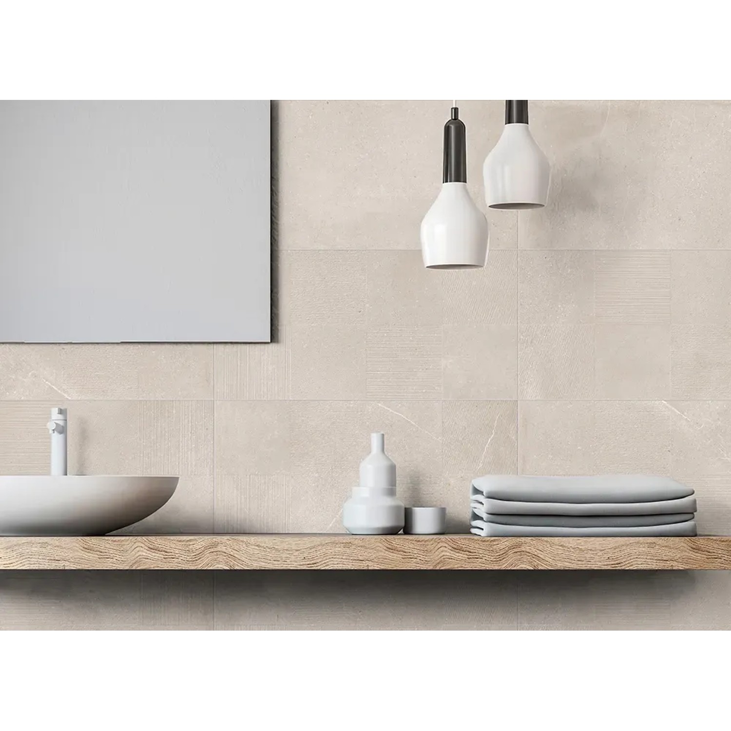 Beige Bodenfliese Feinsteinzeug, 60x30 cm, matt, im Badezimmer an der Wand verlegt.