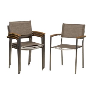 Acamp Stapelsessel Skye Beige 4er-Set: Stapelbare Gartenstühle mit Edelstahlgestell und Teakholz-Armlehnen.