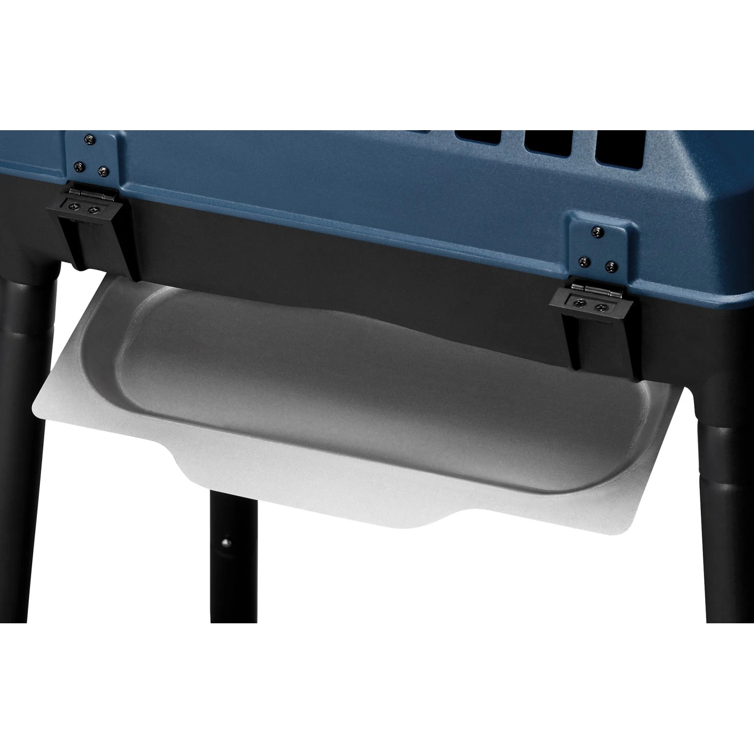 Detailaufnahme: Enders Camping-Gasgrill Explorer II mit Fettauffangschale.