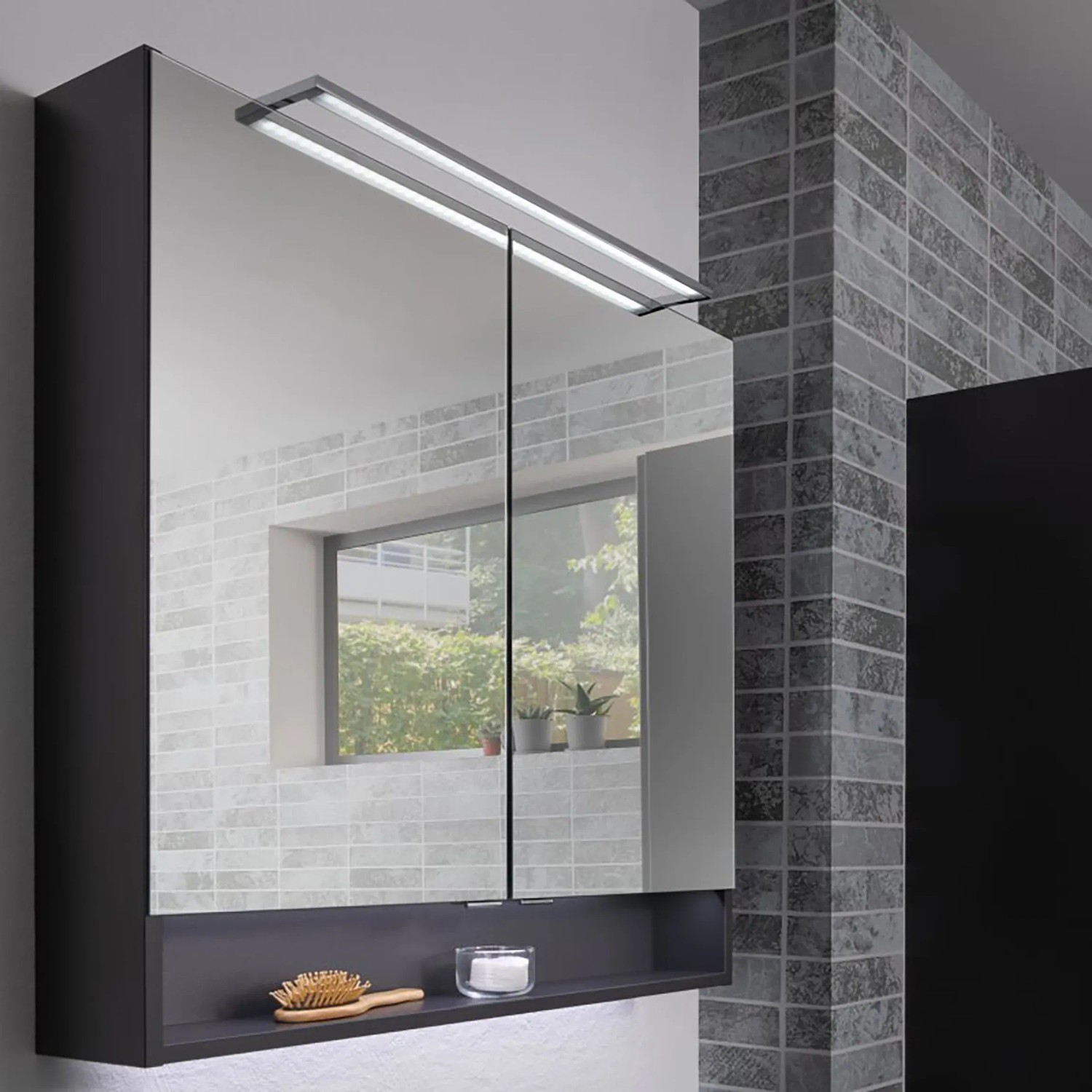 Fackelmann Spiegelschrank Luna, 80 cm, Anthrazit mit LED-Beleuchtung und Softclose-Türen.