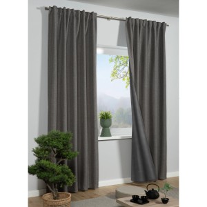 Blickdichter, wärmedämmender, silbergrauer Bennetti Schal mit Klettband (135x230 cm) als Fenstervorhang.