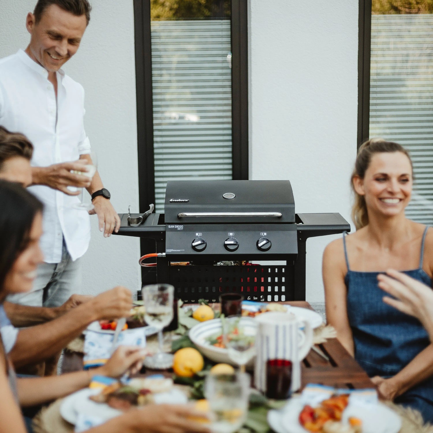 Enders Gasgrill San Diego 3 Test Enders Gasgrill San Diego Next 3 mit 3 Brennern & Seitenablagen Schwarz