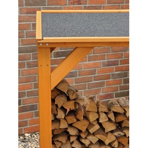 Honigbraunes Kaminholzlager aus Kiefernholz mit Dachpappe, 120x118x148 cm.