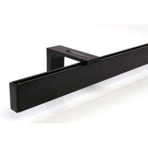 Schwarze 1-läufige Gardinenschiene aus Aluminium, Loft-Design, mit Innenlauf. Präzise Maßanfertigung.