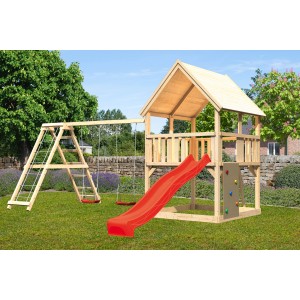 Karibu Spielturm Luis mit Doppelschaukel, Kletterwand und roter Rutsche im Garten.