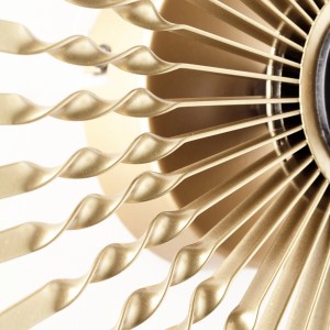 Goldene Wandleuchte Mendoza, 33 cm, im Sonnen-Design für indirekte Beleuchtung.