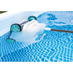 Deluxe Auto Pool Cleaner ZX300 im Einsatz im Pool. Poolroboter mit Rädern und Bürsten.