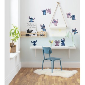 Komar Deko-Sticker Stitch und Angel an Kinderzimmerwand.