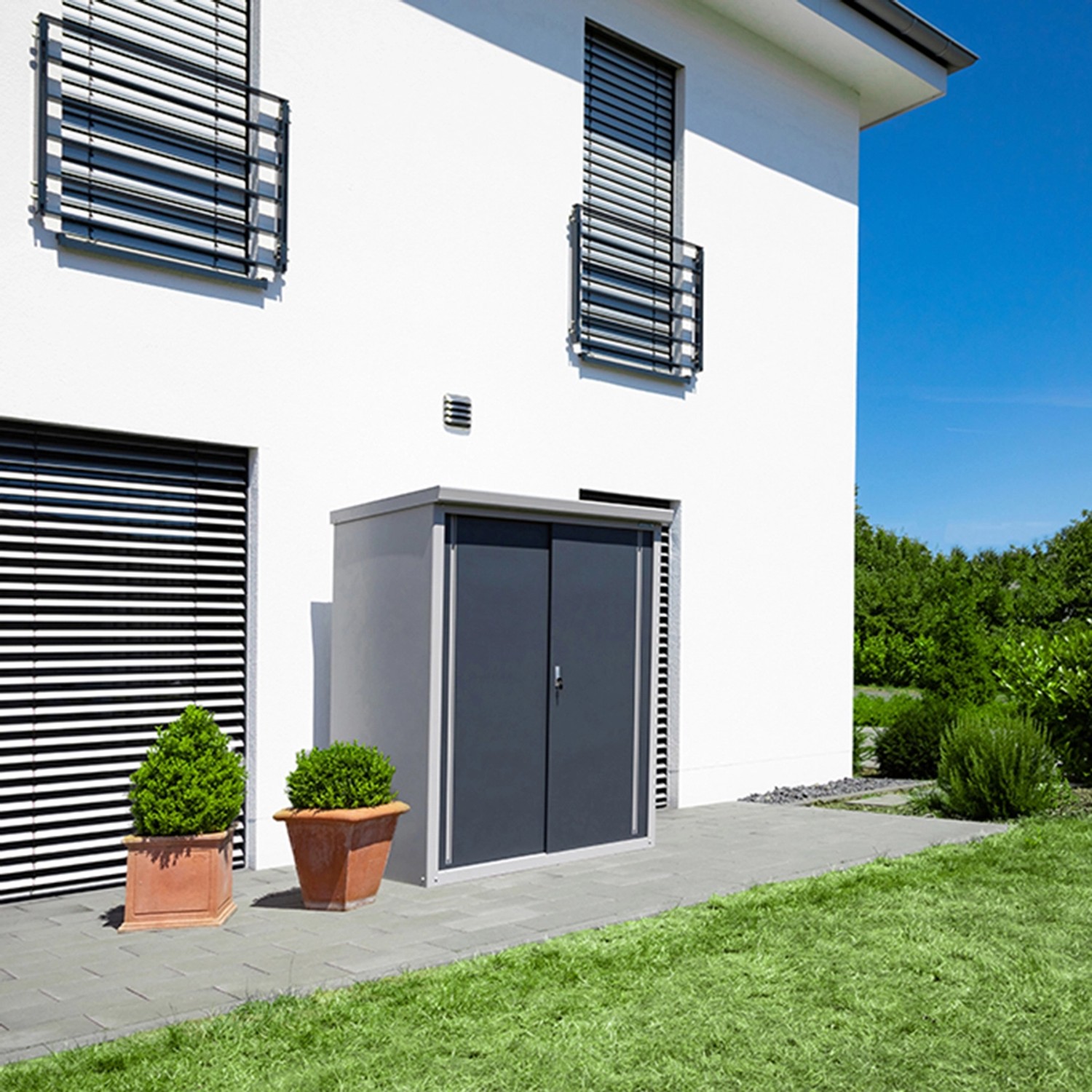 Trimetals Geräteschuppen Guardian D63, 172x90cm, mit Schiebetüren und Boden. Gartenschrank in Grau und Anthrazit.