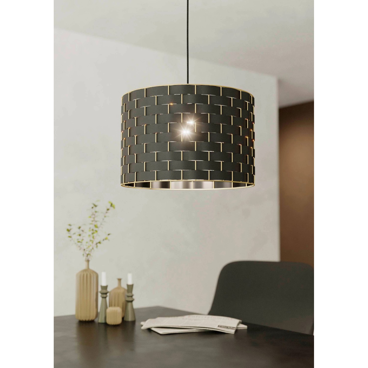 Eglo Pendelleuchte Marasales, schwarz-messingfarbener Drahtschirm mit Textilbändern, Ø 38 cm.