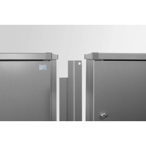 Verbindungsstück für 3er Mülltonnenbox Alex, Quarzgrau-Metallic, zur Abdeckung der Spalte.