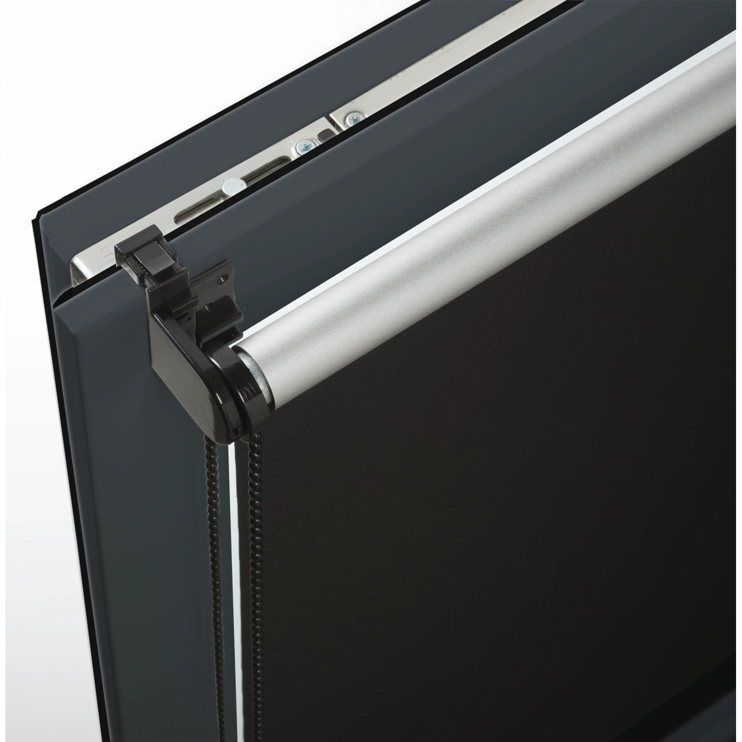 Gardinia EasyFix Thermo Rollo, 45x150 cm, Schwarz, mit Klemmträgern am Fensterrahmen.