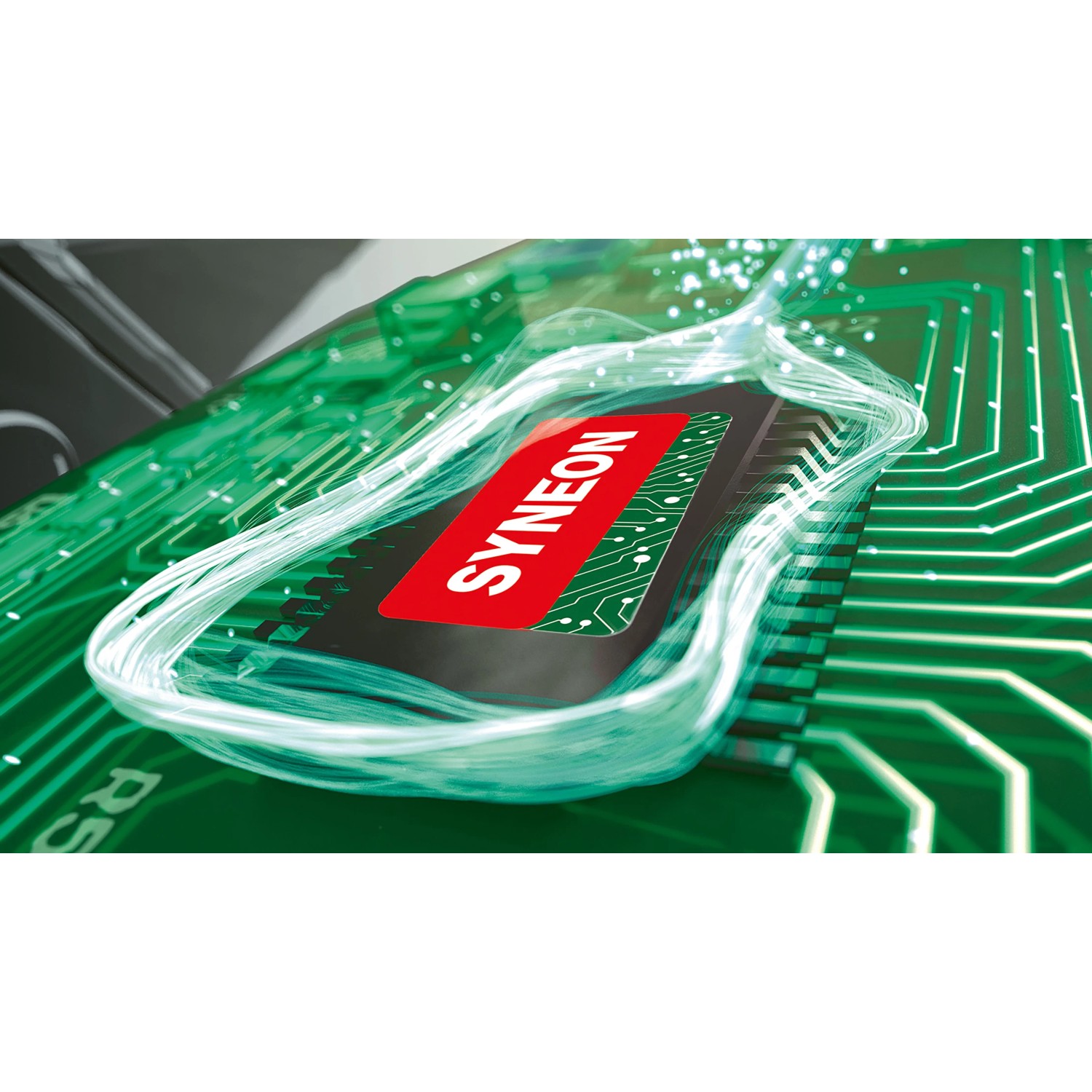 Bosch Akku-Kettensäge AdvancedChain 36V: Chip auf Platine mit leuchtenden Verbindungen.