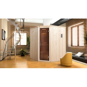 Weka Element-Ecksauna Kiruna mit Glastür und 4,5 kW Ofen im Raum.