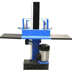 Güde Holzspalter GHS 500/8TED: Detailansicht des Spaltmessers, der Ablage und des Motors.