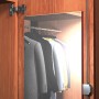 fischer Montageband doppelseitig 19mm x 3m im Kleiderschrank, zum einfachen Anbringen von Gegenständen.
