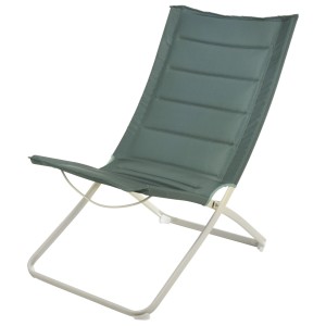 Olivefarbener Klappstuhl für Camping & Garten, leicht und kompakt.