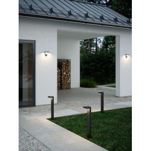 Schwarze Nordlux Solar-LED-Pollerleuchte Rica Round (64 cm) im Garten, kabellose Aussenleuchte.