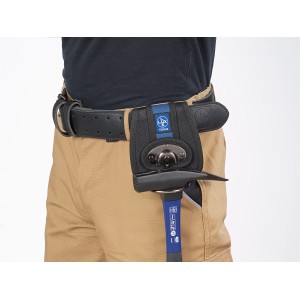 LUX Hammerhalter am Arbeitsgürtel mit Hammer. Nylon-Halterung für Handwerker.