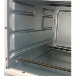 Innenansicht Silva Mini Backofen mit Herdplatten, Garraum mit Einschubebenen.