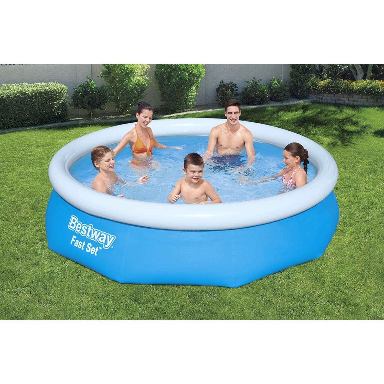 Blauer Bestway Fast Set Pool (Ø 305 cm) mit Familie im Garten.