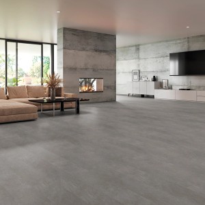 Wohnraum mit Click-Vinylboden Stein Mojave in Grau. Moderner Look mit Steindekor.