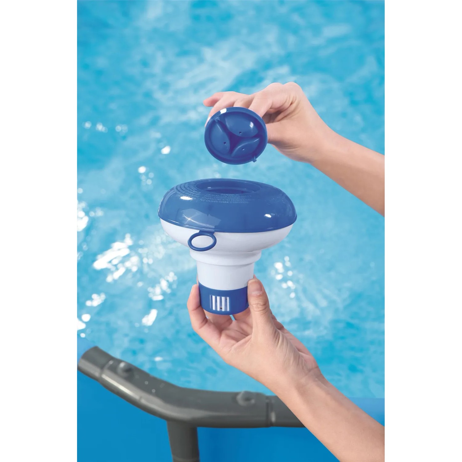 Bestway Pool Dosierschwimmer zur Chemikalienfreisetzung im Poolwasser.