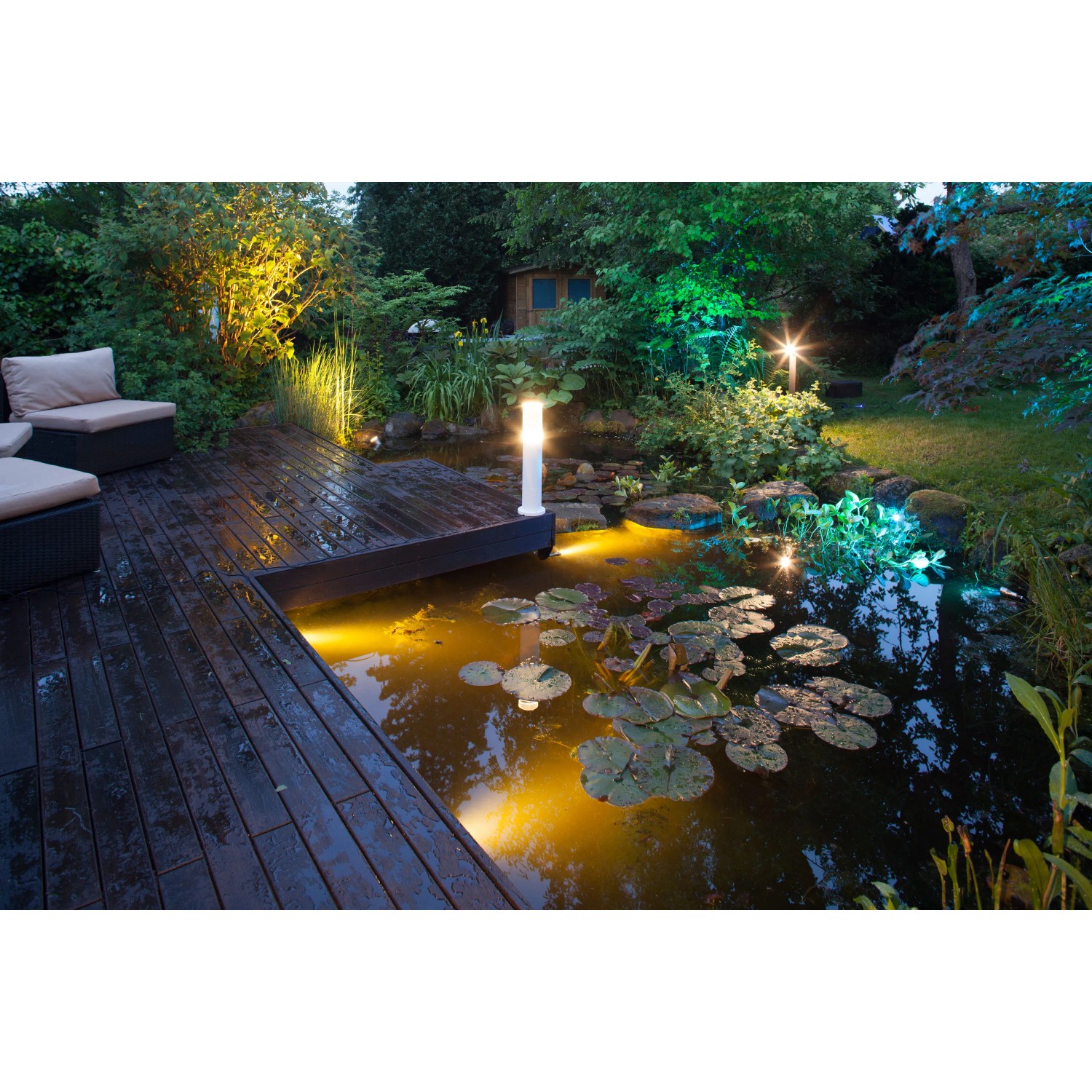 Heissner SMART LIGHT Starter-Set: Teichbeleuchtung mit LED-Spots, Dämmerungssensor und Trafo für stimmungsvolle Atmosphäre.