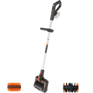 Worx Akku-Bürste WG441E.9 20 V für die Reinigung von Wegen und Terrassen.