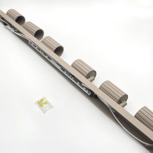 Lamkur Deckenleuchte Prisma, 6-flammig, beige, mit geriffelten Lampenschirmen.
