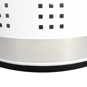 Detailaufnahme: Weißer MSV Wäschekorb aus Edelstahl mit Sitzdeckel, perforiert.