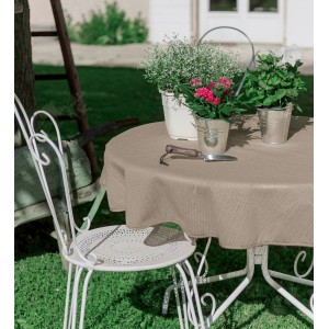 Rechteckige Garten-Tischdecke, 150x300 cm, taupe, auf Gartentisch mit Pflanzen.