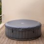 Abgedeckter, runder, grauer, aufblasbarer Whirlpool OTTOMAN im Rattan Design für 6 Personen.