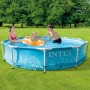 Intex Frame Pool Set Beachside, Ø 305 cm, mit Familie im Garten.