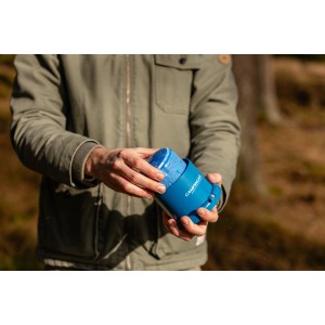 Campingaz Stechkartusche C 206 GLS in blauer Halterung, bereit für Camping & Outdoor.