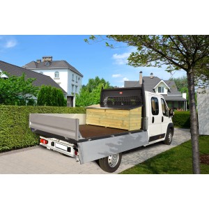 Gartentruhe, kesseldruckimprägniert, 19 mm, auf einem Pritschenwagen. Ideal zur Aufbewahrung im Garten.