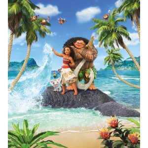 Komar Vliesfototapete Moana Beach mit Moana, Maui und Pua vor tropischer Kulisse.
