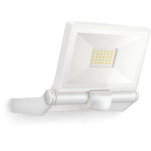 Weißer Steinel Sensor-LED-Strahler XLED One S für den Außenbereich mit Bewegungsmelder.