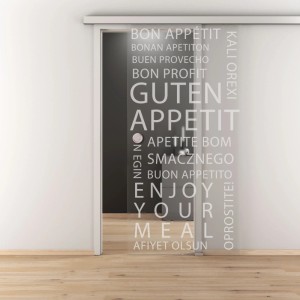 Dekorative Novadoors Glasschiebetür Nova mit 'Guten Appetit' Schriftzug in mehreren Sprachen, ESG Sicherheitsglas.