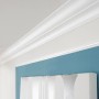 Decosa Zierprofil Emma, 2 Stück, weiß, angebracht an Decke und Wand.