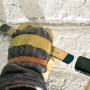 LUX Schlitzmeißel Comfort im Einsatz zum Ausmeißeln einer Nut in einer Wand.