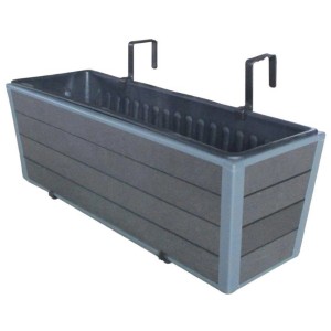 Anthrazitfarbener WPC-Balkonkasten Monaco 60,5 cm mit Halterungen für den Balkon.