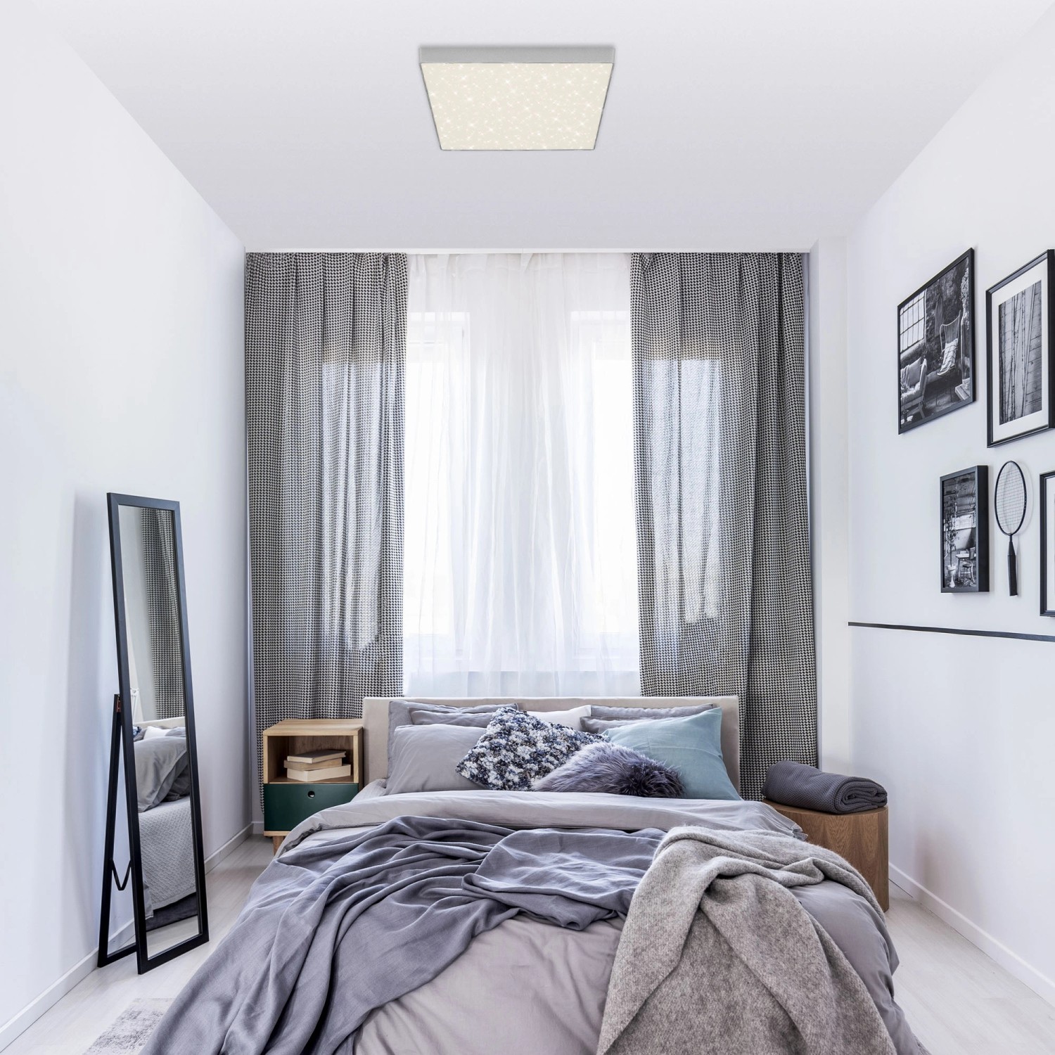 Quadratische Briloner LED-Deckenleuchte Flame Star in Silber mit Sternendekor.