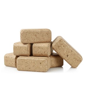 Gestapelte Moorland Holzbriketts, 20kg Packung, für Kamin und Ofen.