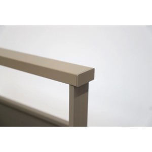 Detailaufnahme: Dieda Geländer Linus Vario, Aluminium, 100x100 cm, Taupe.