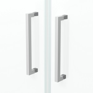 Detailaufnahme: Aurlane Glasdusche Silver Calm 80 mit Chromgriffen, Duschtür.
